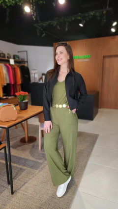 Macacão Canelado modelo regata com bolsos frontais em viscose com elastano. - loja online