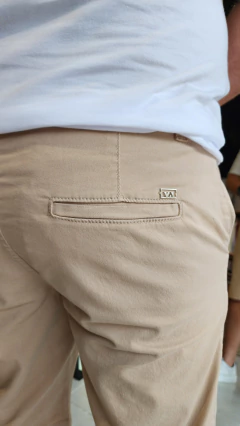 Bermuda de sarja masculina com bolso faca