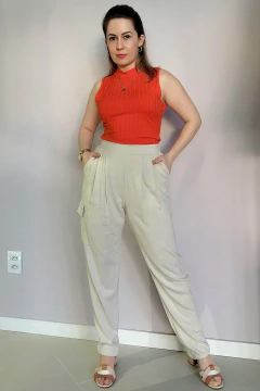 CALÇA feminina de viscose Slouchy com pregas frontais cor amarela com bolso cargo na internet