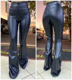 CALÇA CIRRÊ FLARE C/ ZÍPER - PRETA