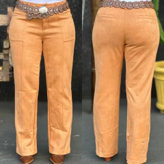 Calça Sago Pargo Reta Alfaiataria em Suede Caramelo - 1792 - comprar online