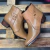 BOTA PATRICIA KELLER BICO FINO CARAMELO - F1402