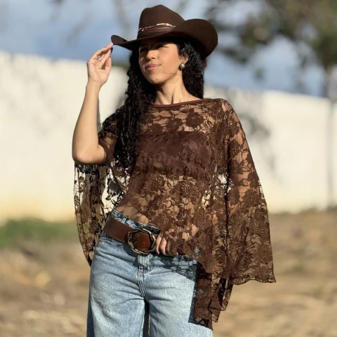 Manta Capa de Renda com Top Marrom
