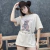 COMBO CAMISETÃO LEONA WESTERN BEAR + CINTO CORAÇÃO - BEGE na internet