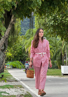 Camisa Manga Longa Oversized Listrada Vermelha e Branca - MOMUÁ