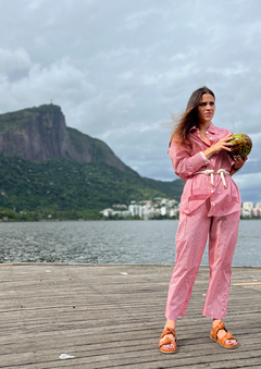 Camisa Manga Longa Oversized Listrada Vermelha e Branca na internet