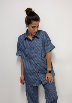 Camisa Oversized de Manga Curta Denim Listrado - MOMUÁ