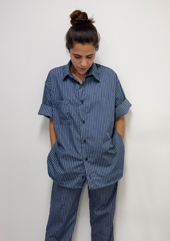 Camisa Oversized de Manga Curta Denim Listrado - comprar online
