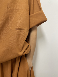 Camisa Oversized de Manga Curta Caramelo - comprar online