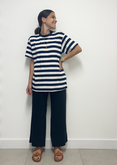 Maxi T-Shirt Listrada Azul e Branco na internet