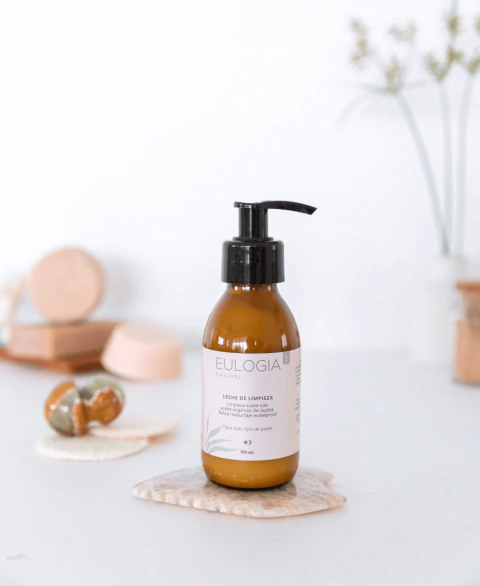 Leche de Limpieza Natural – Suave, Hidratante y Equilibrante - comprar online