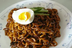 Ramen Chapaguetti de Fideos Negros con Salsa Chajang Asada 140 gr en internet