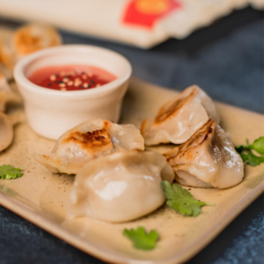 Ravioles Chinos / Gyoza de Cerdo y Repollo Fu Bao 400 gr - GOCHISO MAYORISTA