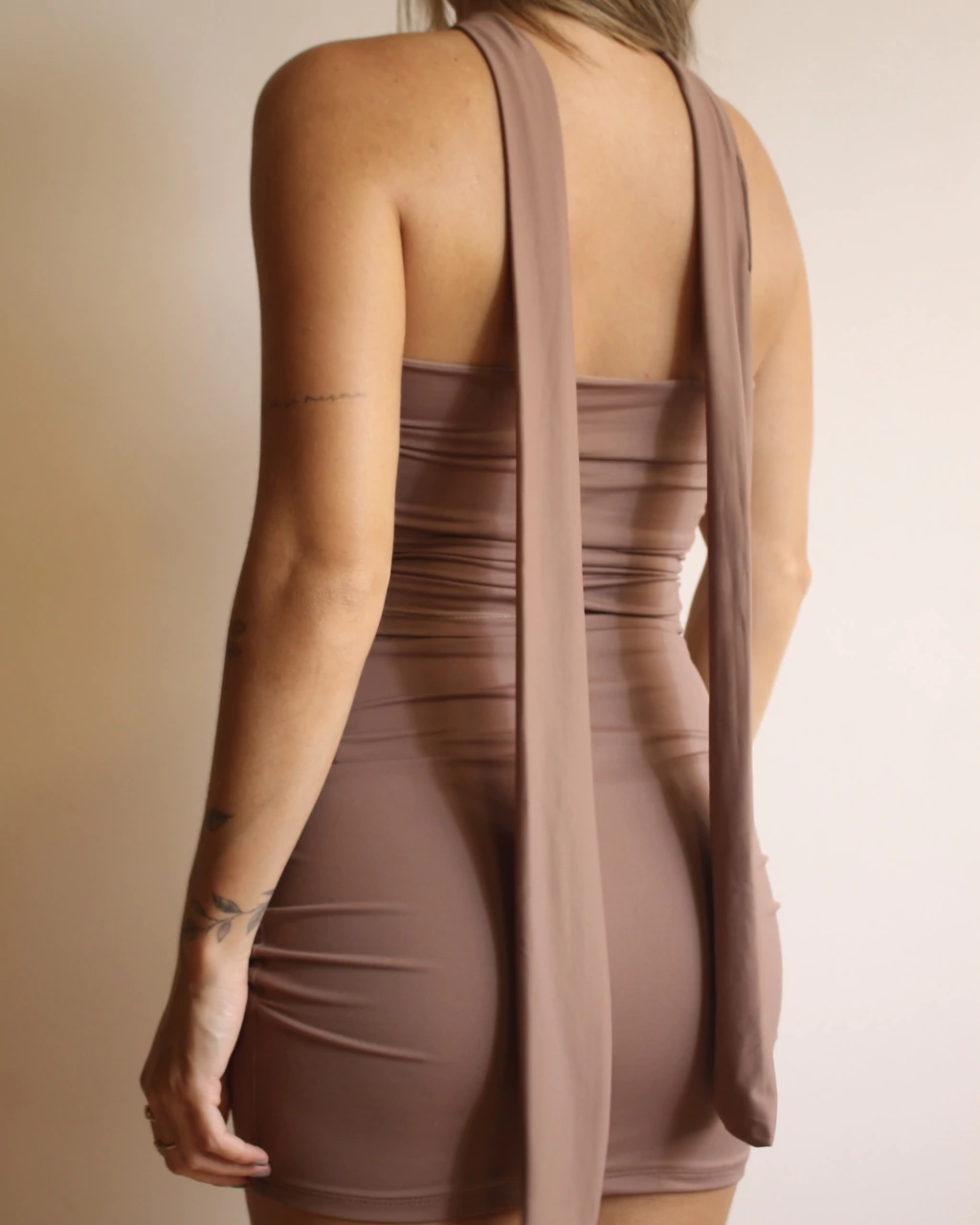 Tira Basic Pescoço Marrom Coffee