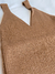 Regata decote V tricot avelã - MAEMI STORE