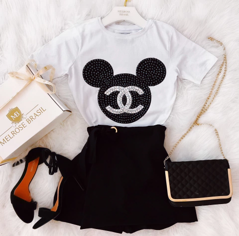 T-shirt DELUXE NARA D/ EM PEDRARIA BORDADA EM CHATONS( COR BRANCA)