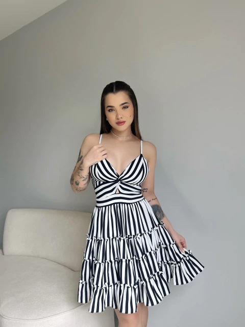 VESTIDO MARIA CLARA BONECA/POSSUE BOJO/ALÇAS REGULÁVEIS/FORRADO( LISTRADO LARGO/PRETO) - comprar online