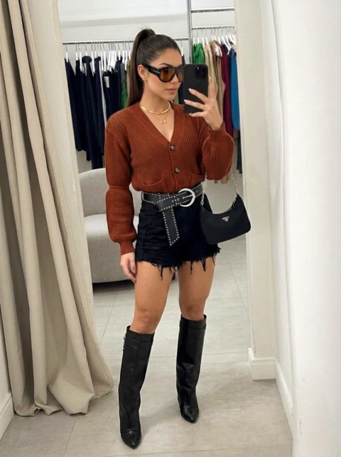 SHORT DESTROYED CARLA HOT PANTS LADY ROCK PRETO