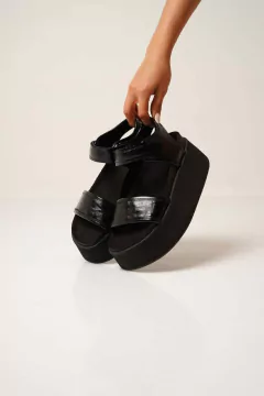 SANDALIAS KIRA BLACK (KINEG) - comprar online