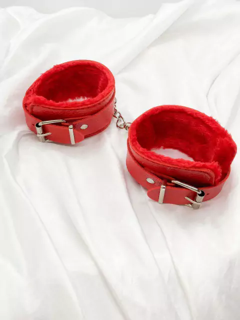 ALGEMA COURO COM PELUCIA VERMELHO