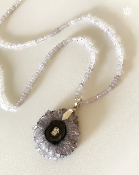 COLAR FLOR ESTALACTITE ROSÊ