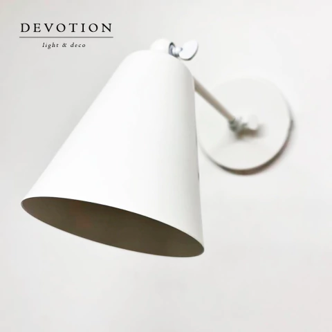 Aplique de pared Blanco "Modelo Petit" multiples movimientos verticales en 2 sectores.