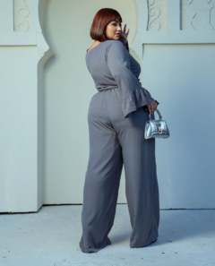 Conjunto Plus Size Pantalona Bell Cinza - comprar online