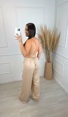Macacão Pantalona Milla Nude na internet