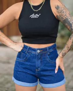 Shorts Jeans Mom Escuro Livia na internet