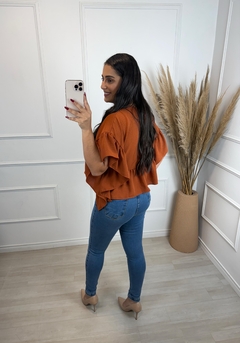Blusa Bata Rachel Caramelo na internet