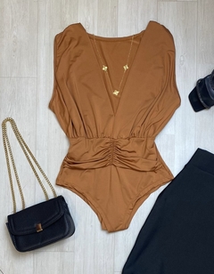 Body Drapeado Vall Caramelo na internet