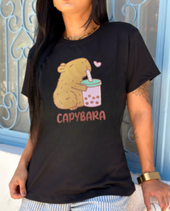 T-Shirt Capybara Preto na internet