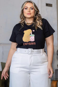 T-Shirt Plus Capybara Preto - AUTHENTIC STORE LTDA