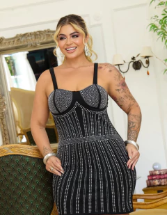 Vestido Plus Size Com Pedraria - AUTHENTIC STORE LTDA