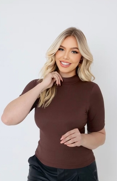 Blusa Poliana Marrom na internet
