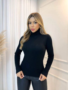 Blusa Gola Alta Dupla Nadia Preto na internet