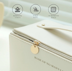Imagem do Nécessaire Bolsa Couro Pu Feminina Organizador Viagem Maquiagem Cosméticos Grande - Off