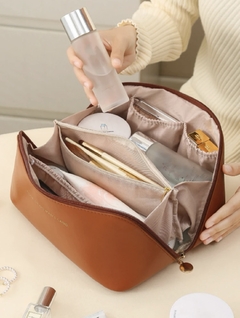 Necessaire Bolsa Couro Pu Feminina Organizador Viagem Maquiagem Cosmeticos Grande - Caramelo na internet