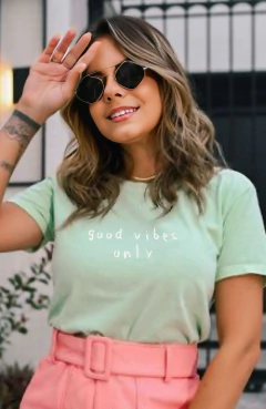 Tee Regata Good Vibes Only Verde Água