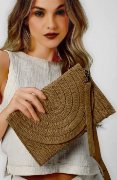 Bolsa De Palha Envelope Feminina Caramelo
