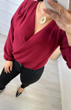 Blusa Transpassada Suzana Marsala