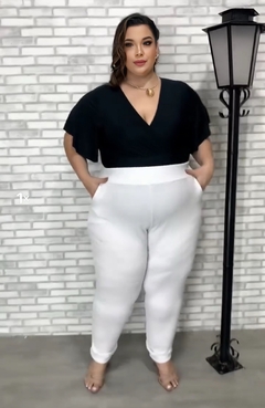 Body Plus Marina Preto na internet
