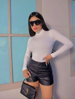 Body Canelado Gola Alta Off White - comprar online