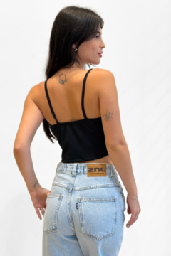 Cropped Fabricia Preto na internet