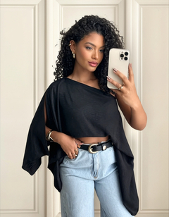Blusa Bata Capa Preta na internet
