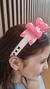Tiara Laço em Acrílico e silhueta Boneca Rosa