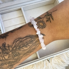 Pulseira Cascalho Quartzo rosa - Universo Prata