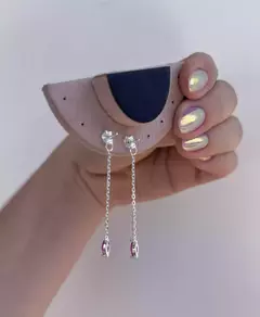 Brinco pendente lilás e rosa na internet