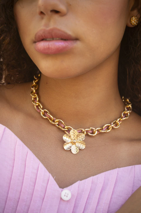 Colar Linha Rosa Flor - comprar online