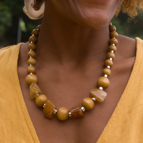 Colar Maxi Resina Madeirado